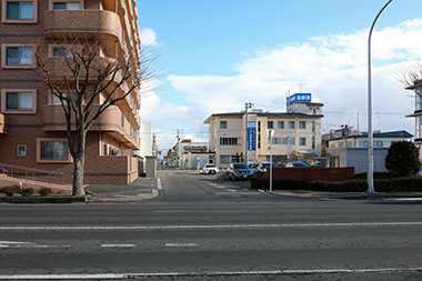 右手に八戸泌尿器科医院